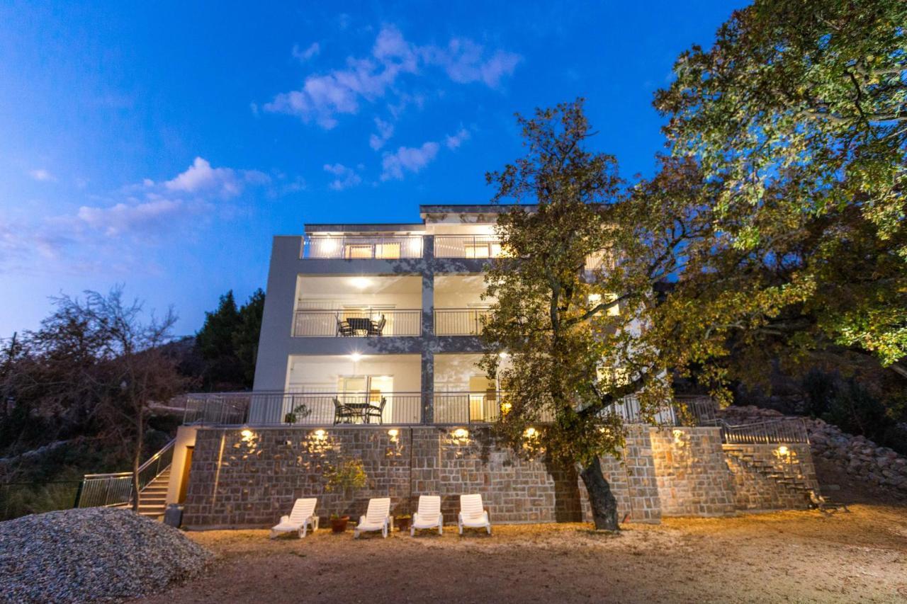 Apartmani Villa Paulo Starigrad Paklenica Buitenkant foto