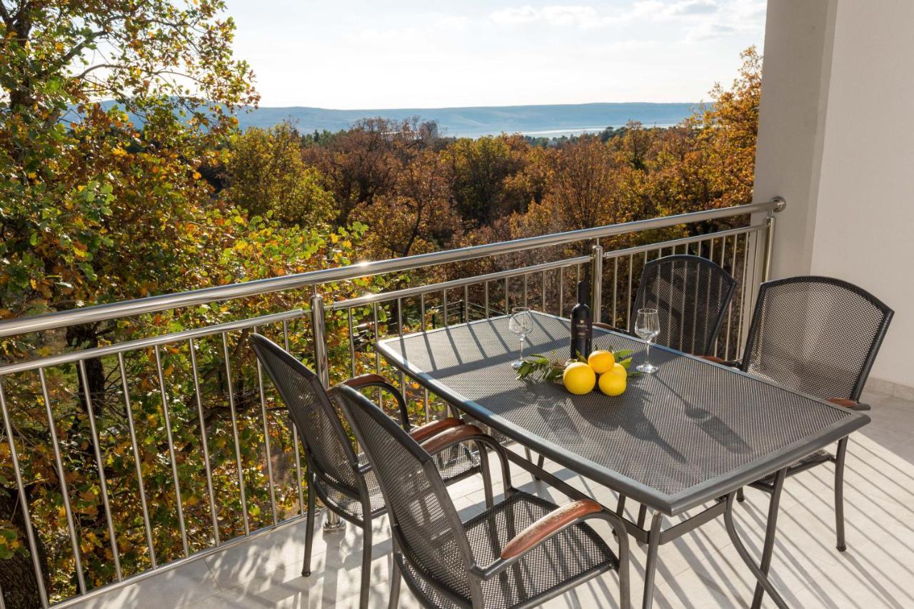 Apartmani Villa Paulo Starigrad Paklenica Buitenkant foto