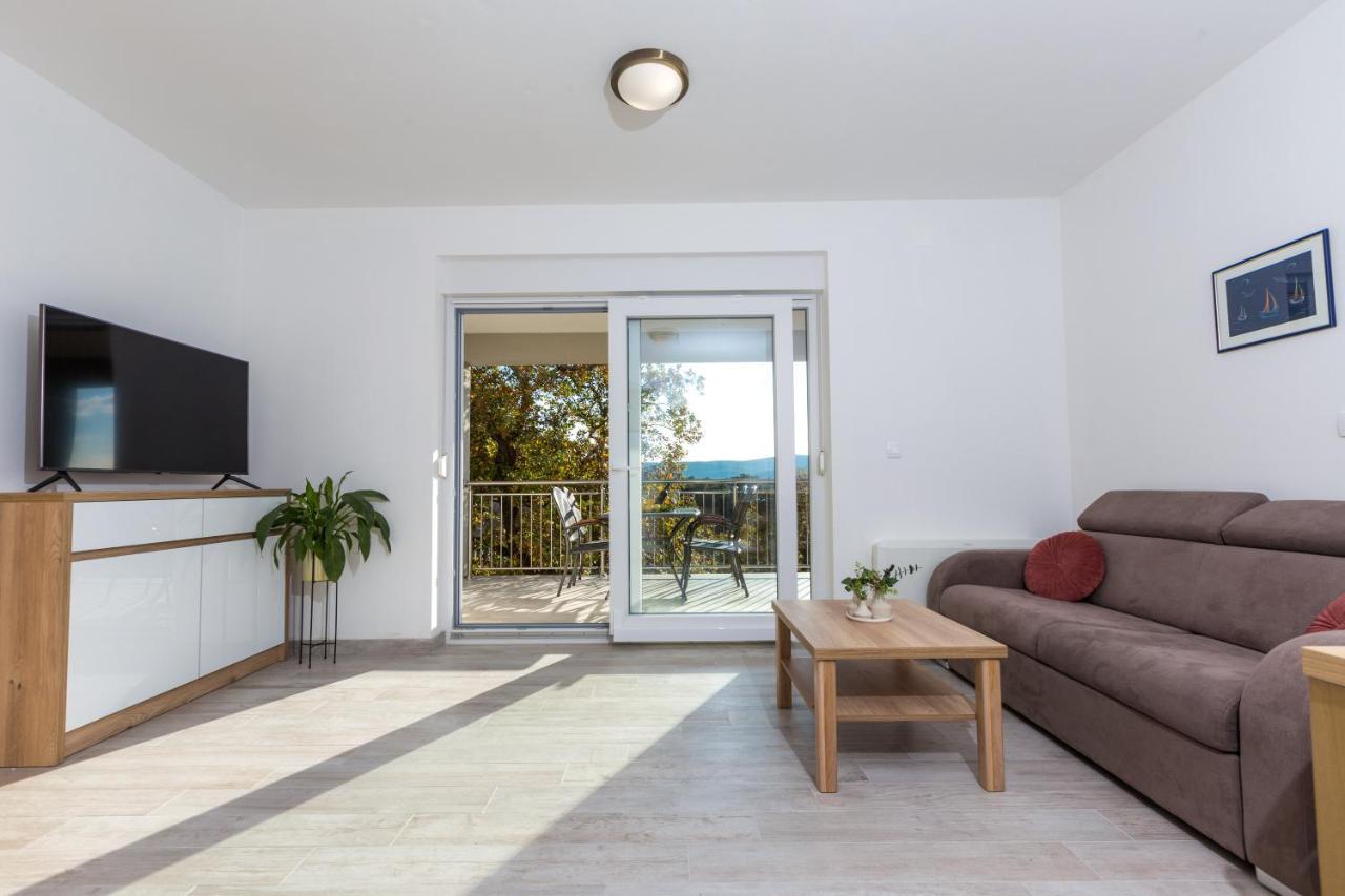 Apartmani Villa Paulo Starigrad Paklenica Buitenkant foto