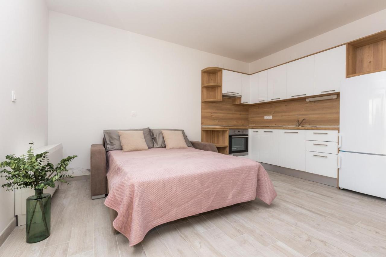 Apartmani Villa Paulo Starigrad Paklenica Buitenkant foto