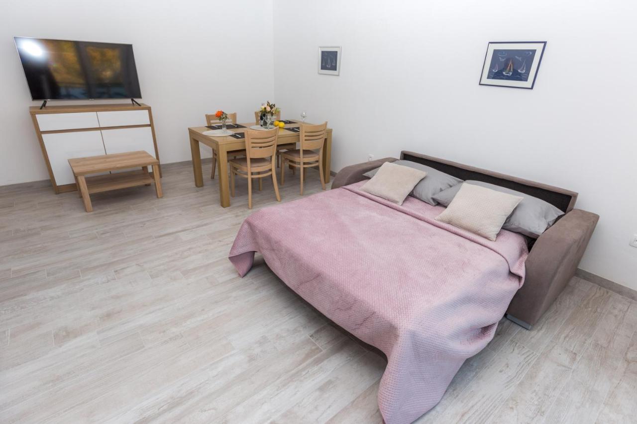 Apartmani Villa Paulo Starigrad Paklenica Buitenkant foto