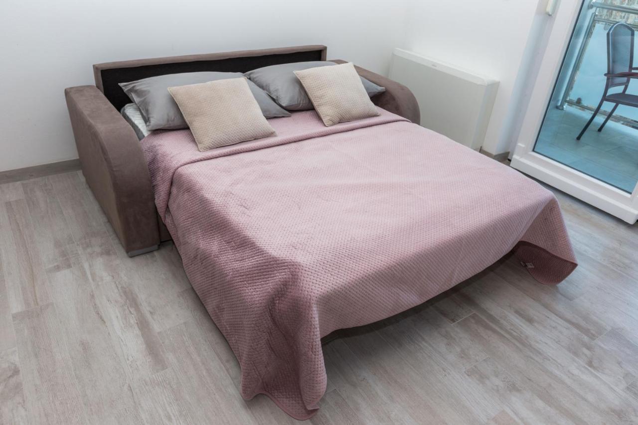Apartmani Villa Paulo Starigrad Paklenica Buitenkant foto