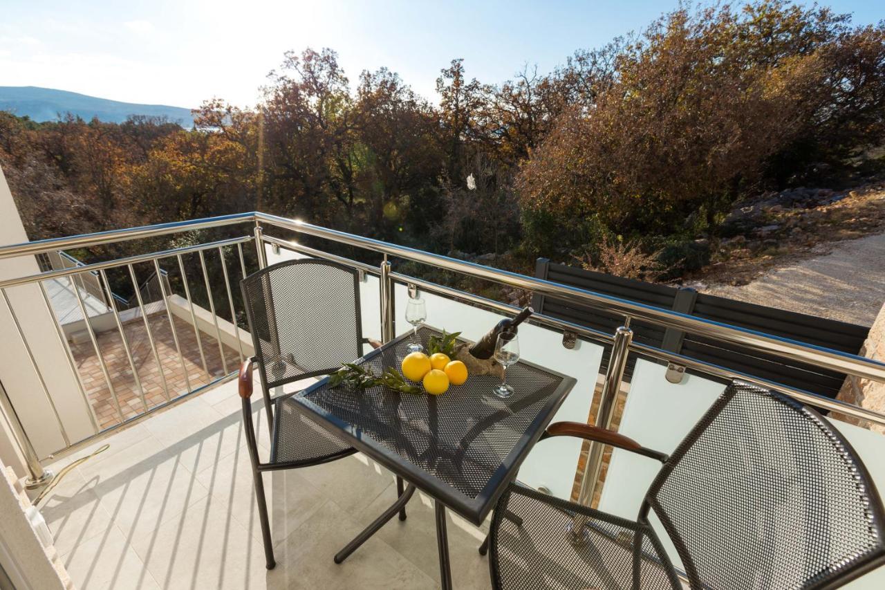 Apartmani Villa Paulo Starigrad Paklenica Buitenkant foto