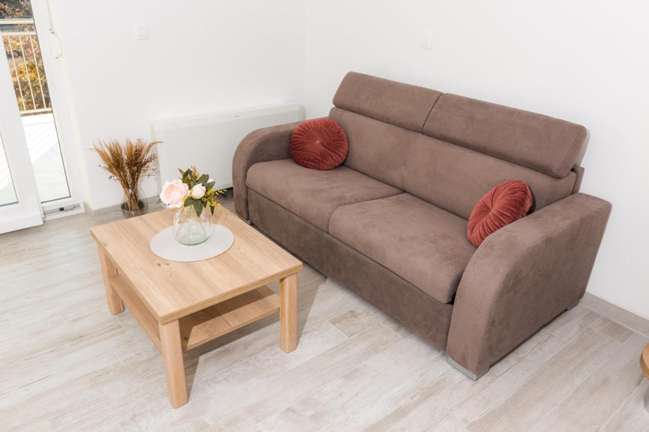 Apartmani Villa Paulo Starigrad Paklenica Buitenkant foto