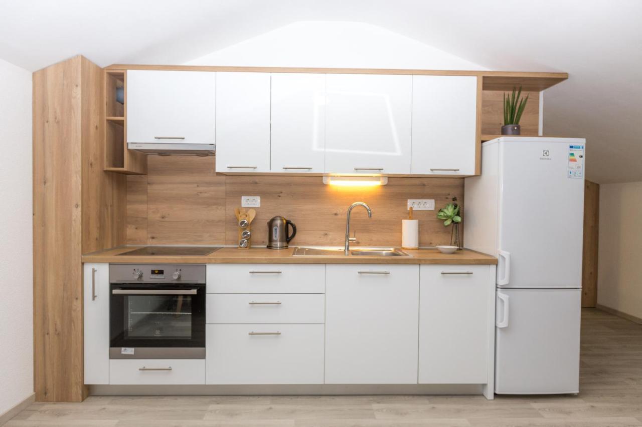 Apartmani Villa Paulo Starigrad Paklenica Buitenkant foto