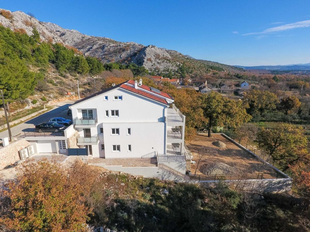 Apartmani Villa Paulo Starigrad Paklenica Buitenkant foto